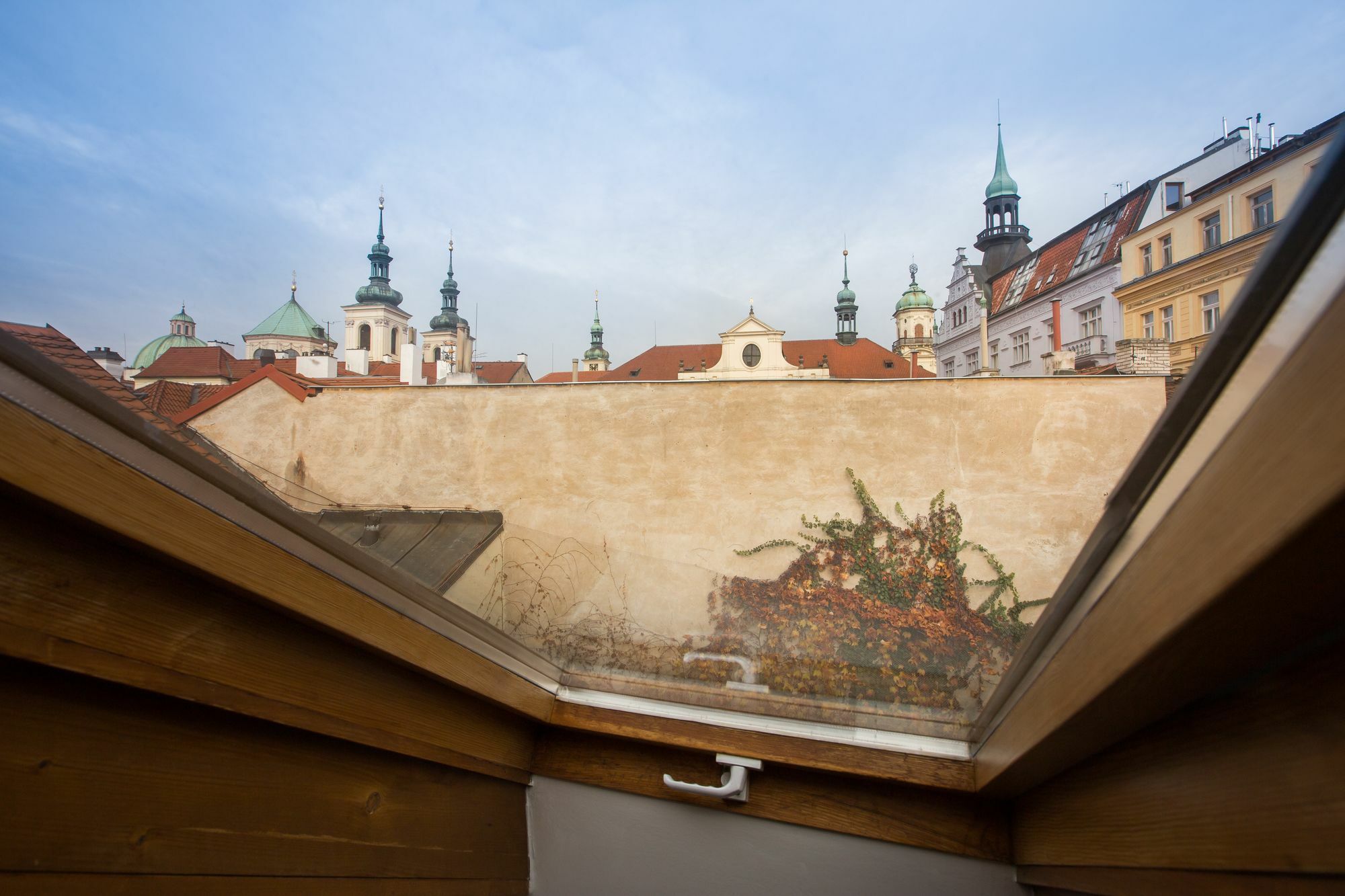 Gigantic Boho Chic 3 Bedroom 3 Bathroom Loft With Hanging Chair Apartmán Praha