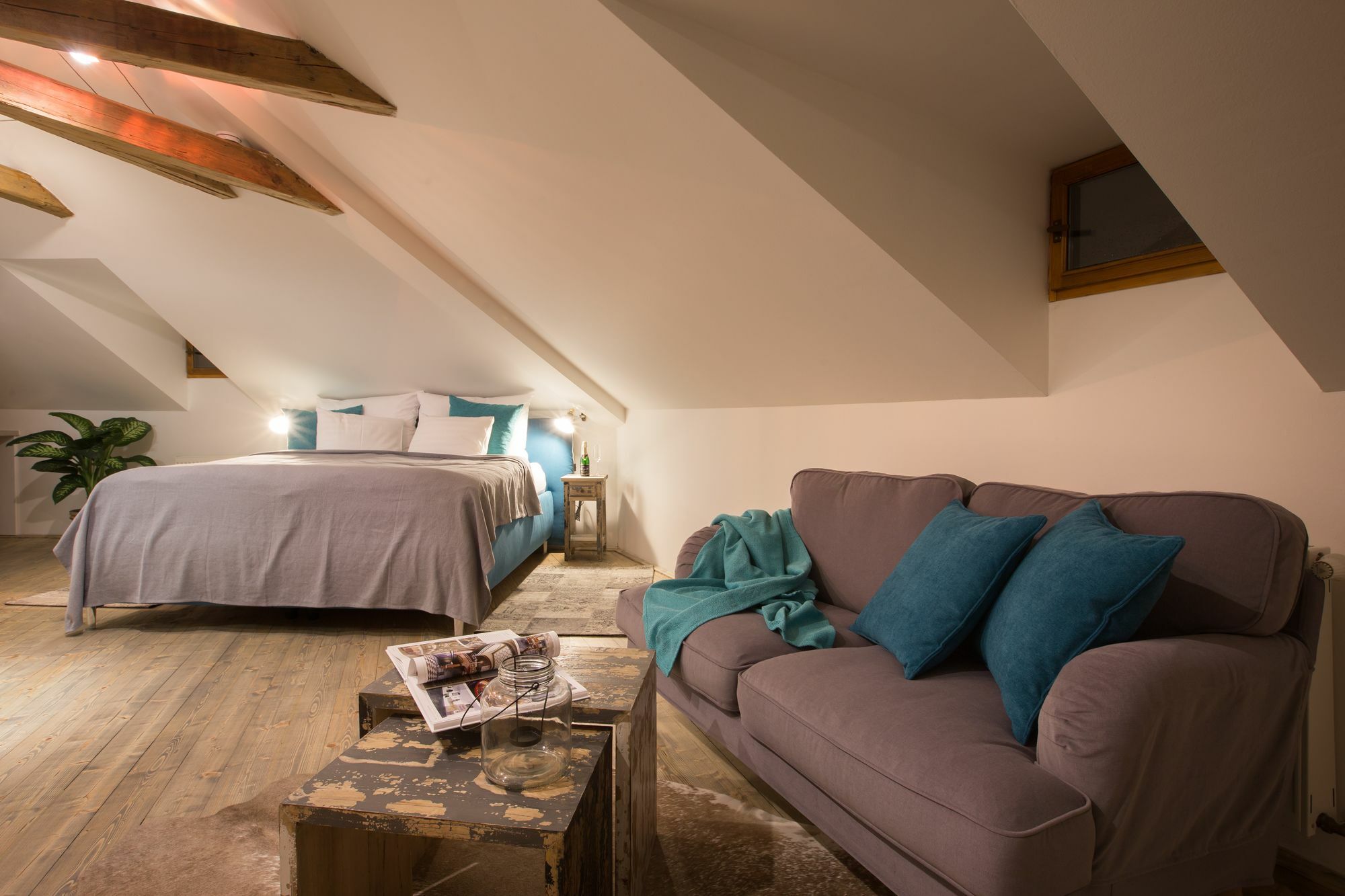 Gigantic Boho Chic 3 Bedroom 3 Bathroom Loft With Hanging Chair Apartmán